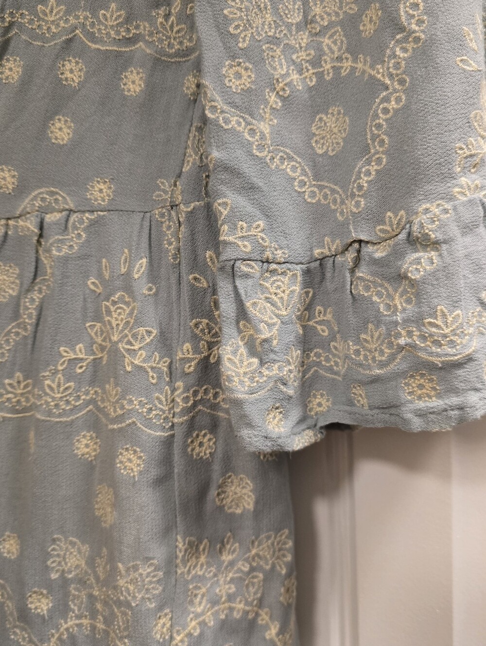 BOUTIQUE Penelope Rose Dress with Delicate Cream Floral Embroidery. Runs small. - Picture 7 of 9